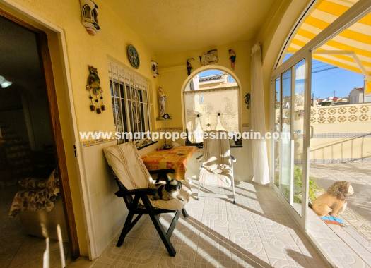 Wederverkoop - Detached Villa - La Marina - Urbanización La Marina