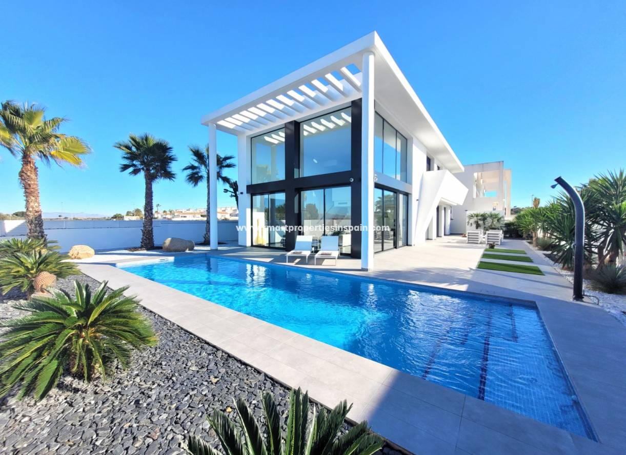 Wederverkoop - Detached Villa - La Marina - Urbanización La Marina