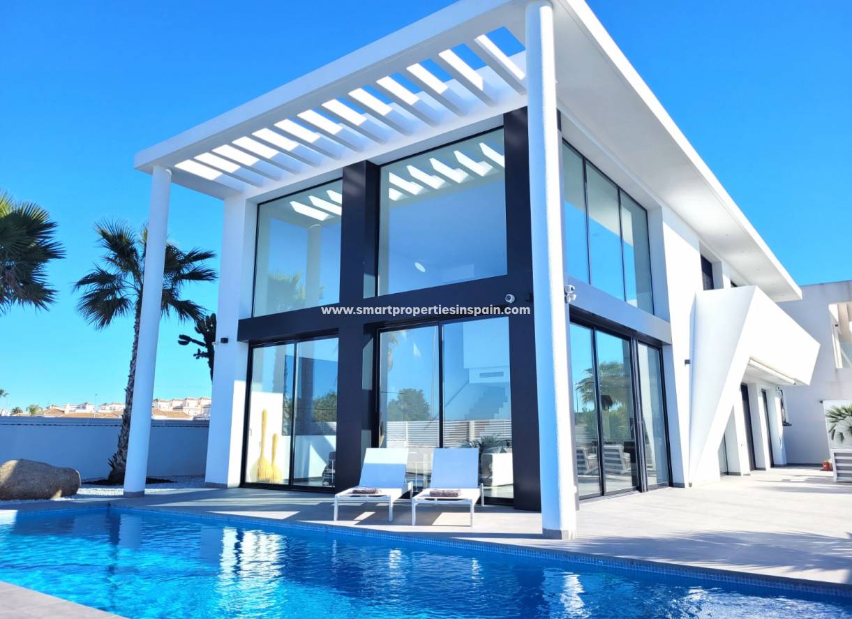 Wederverkoop - Detached Villa - La Marina - Urbanización La Marina