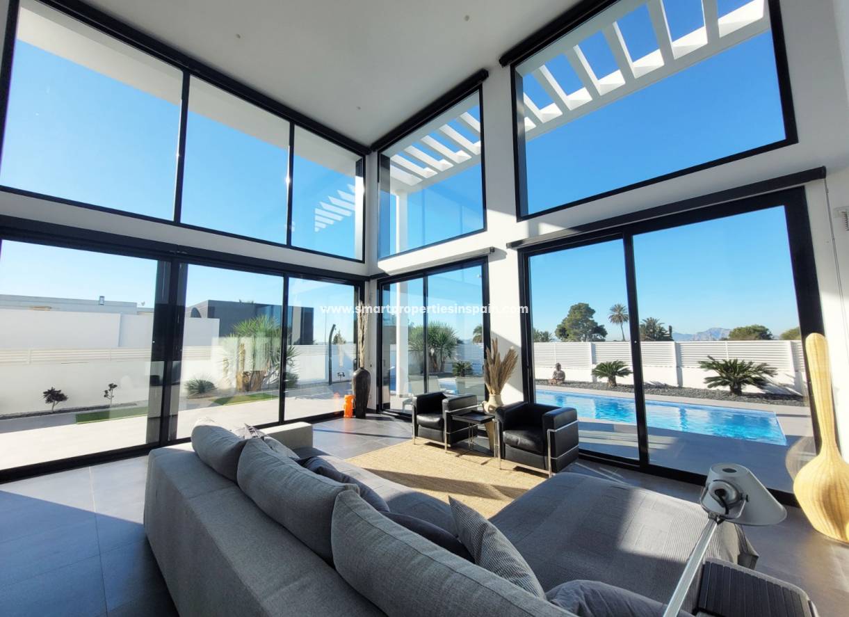 Wederverkoop - Detached Villa - La Marina - Urbanización La Marina