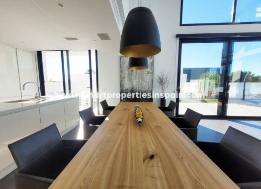 Wederverkoop - Detached Villa - La Marina - Urbanización La Marina