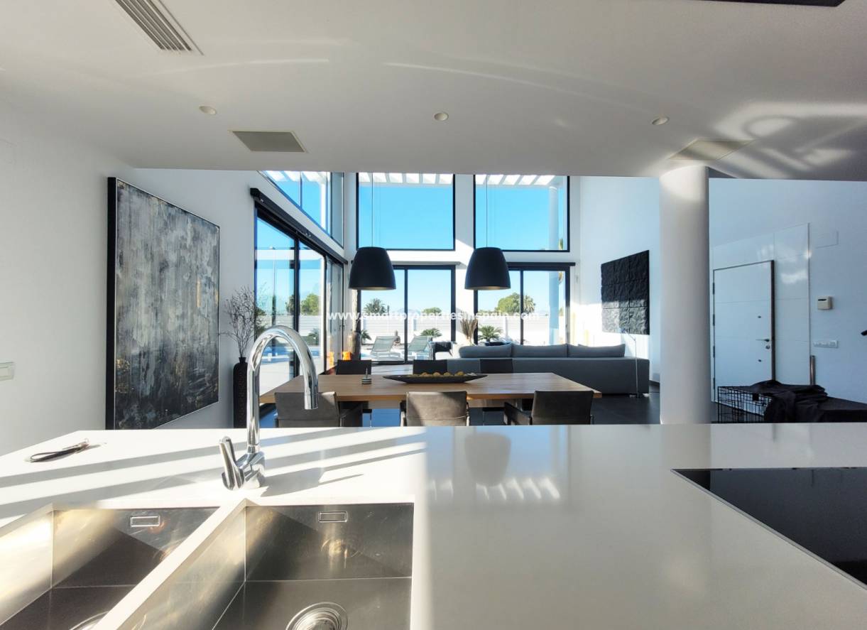 Wederverkoop - Detached Villa - La Marina - Urbanización La Marina