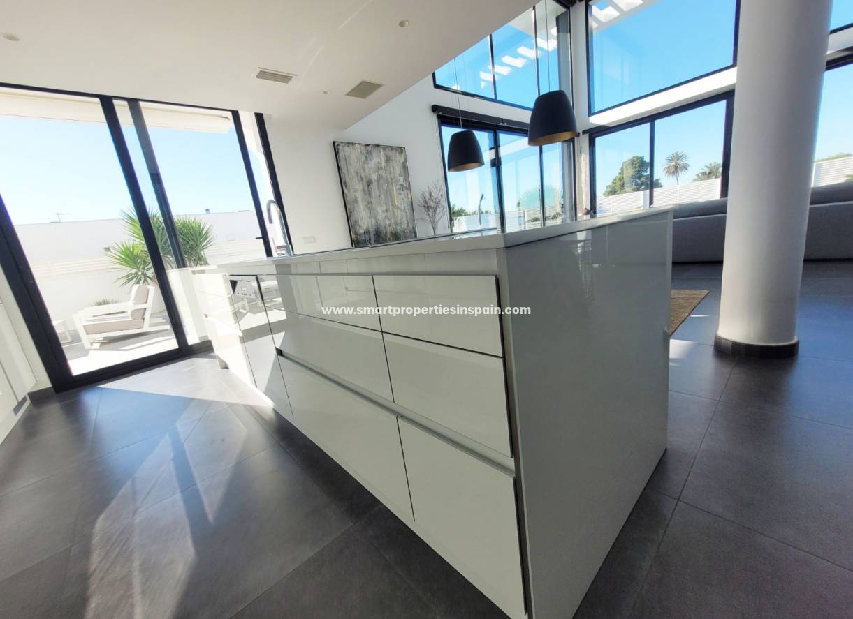 Wederverkoop - Detached Villa - La Marina - Urbanización La Marina
