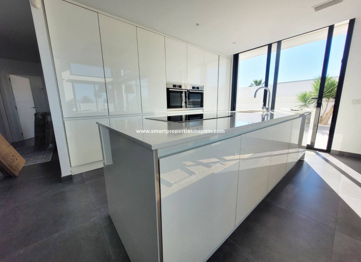 Wederverkoop - Detached Villa - La Marina - Urbanización La Marina