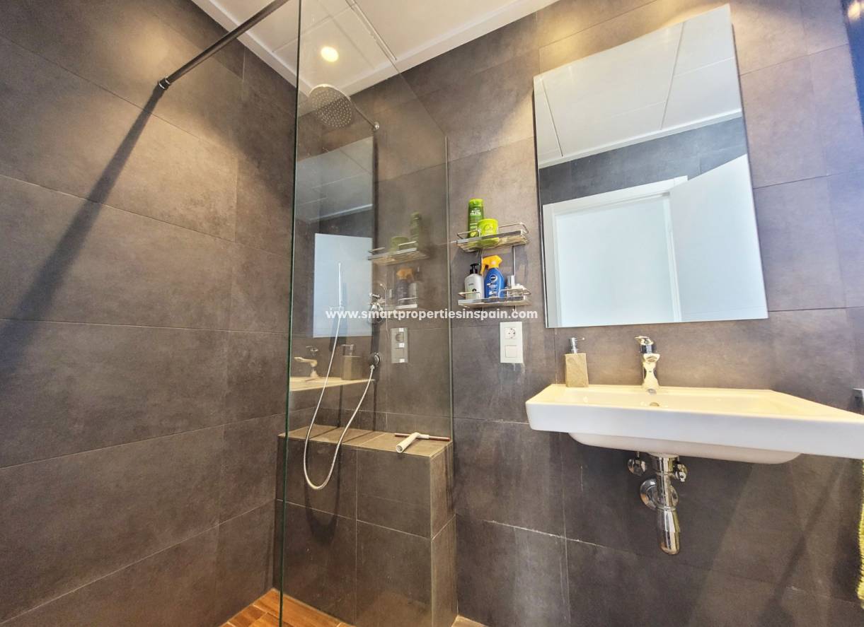 Wederverkoop - Detached Villa - La Marina - Urbanización La Marina