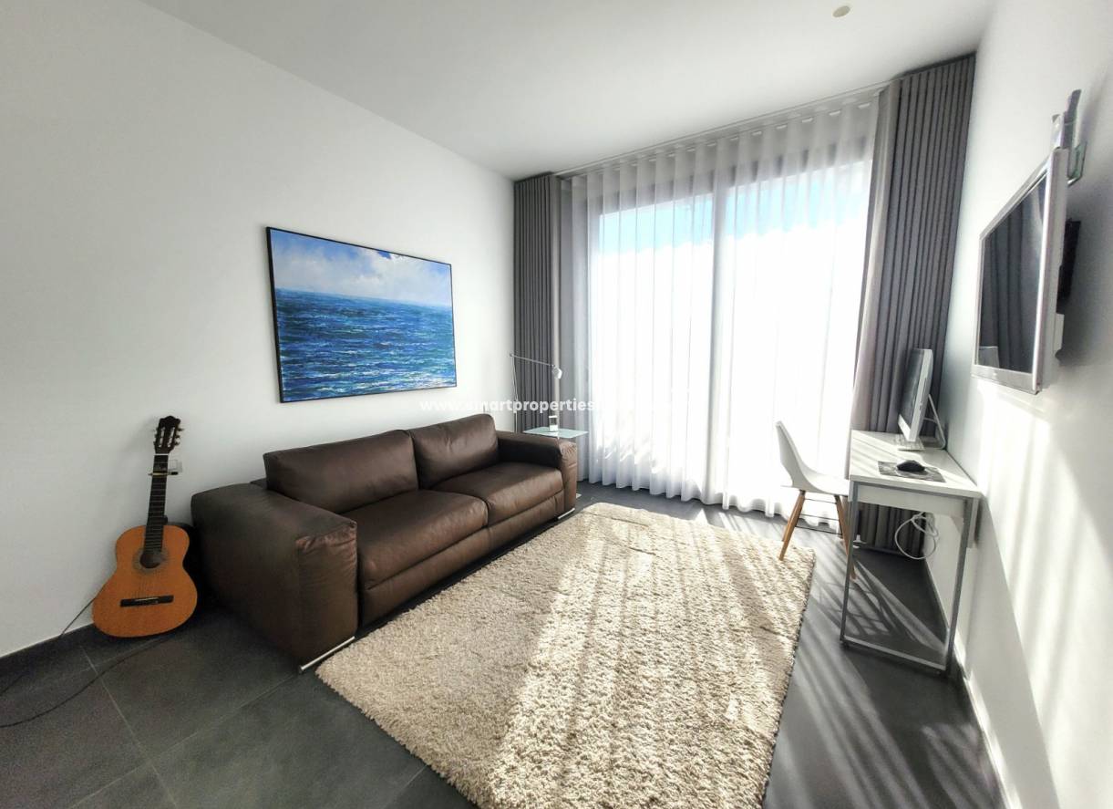 Wederverkoop - Detached Villa - La Marina - Urbanización La Marina