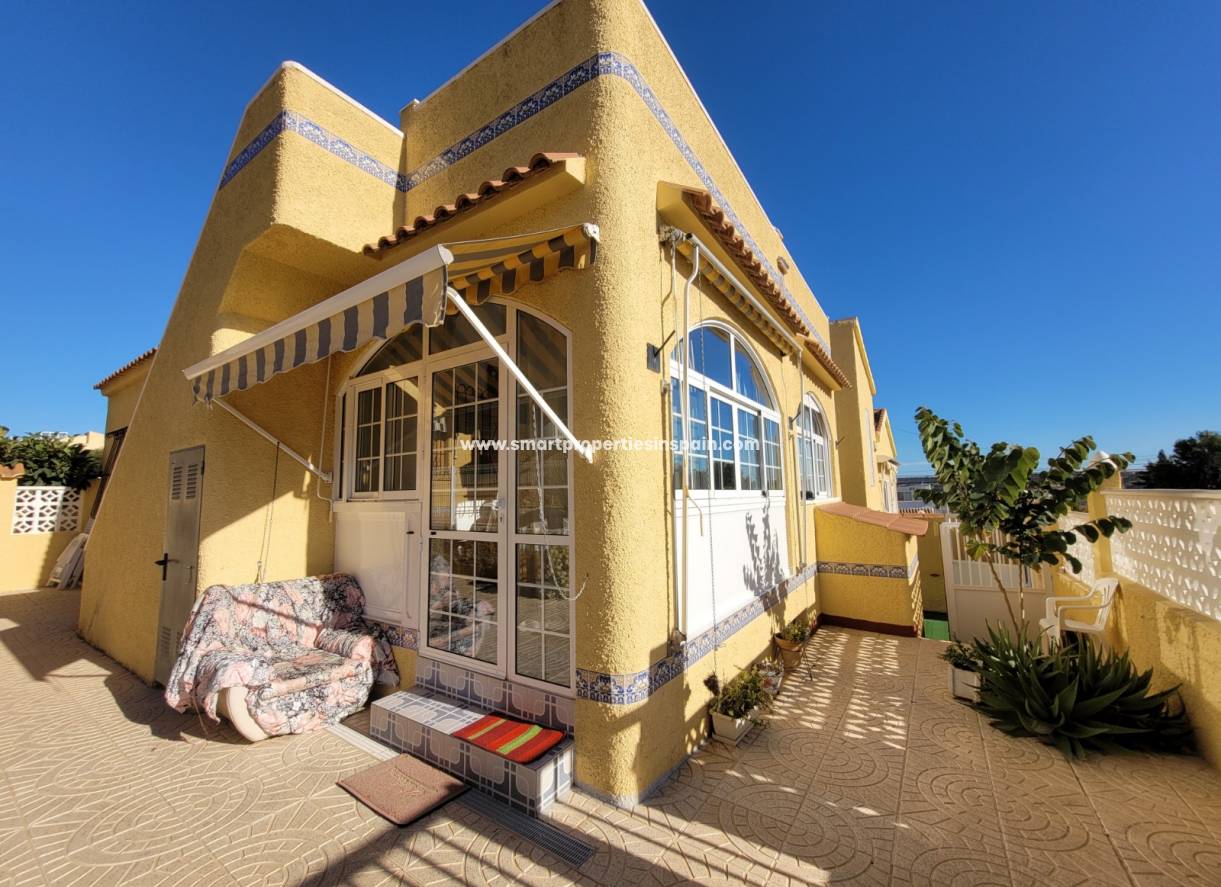 Wederverkoop - Detached Villa - La Marina - Urbanización La Marina