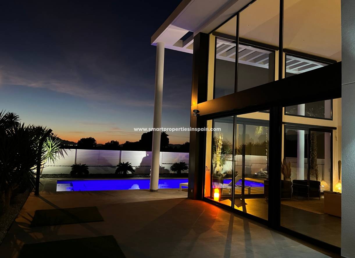 Wederverkoop - Detached Villa - La Marina - Urbanización La Marina