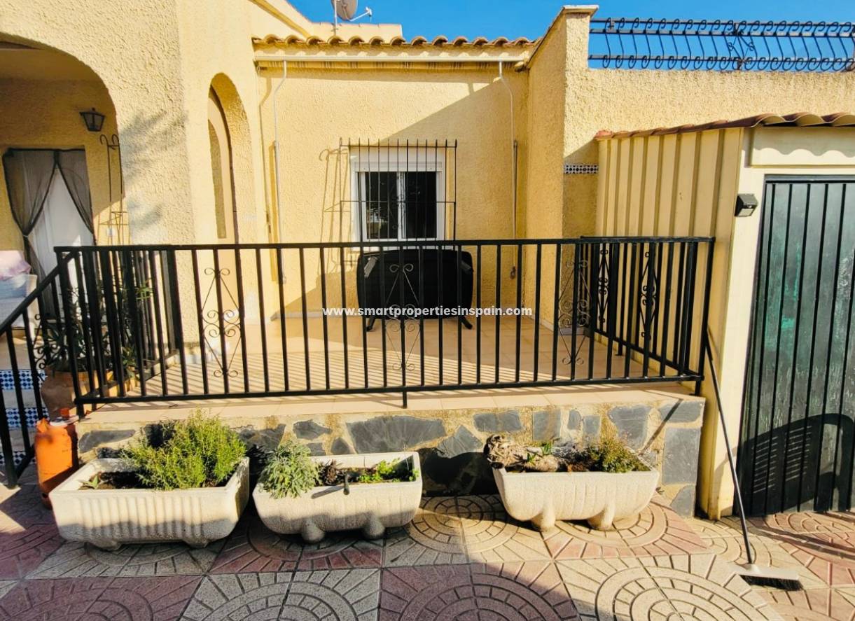 Wederverkoop - Detached Villa - La Marina - Urbanización La Marina