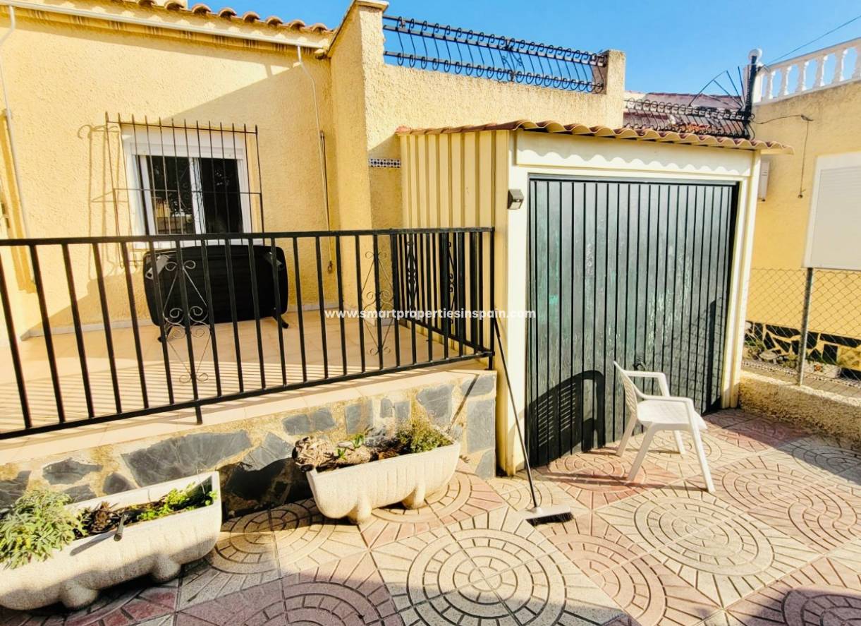 Wederverkoop - Detached Villa - La Marina - Urbanización La Marina