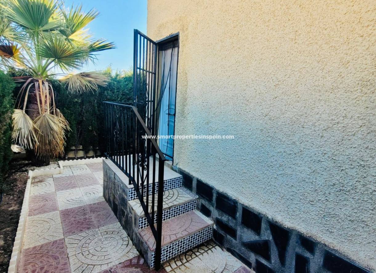 Wederverkoop - Detached Villa - La Marina - Urbanización La Marina