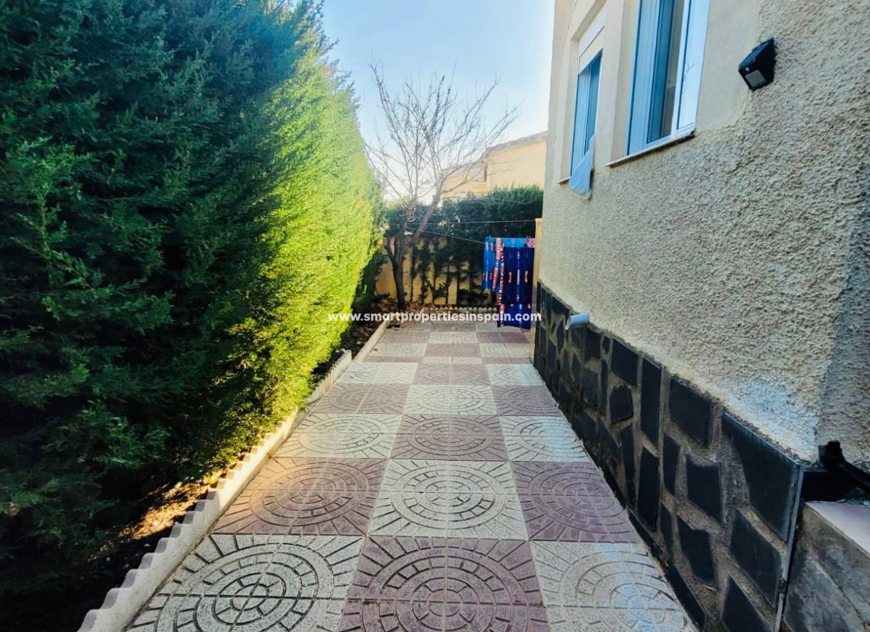 Wederverkoop - Detached Villa - La Marina - Urbanización La Marina
