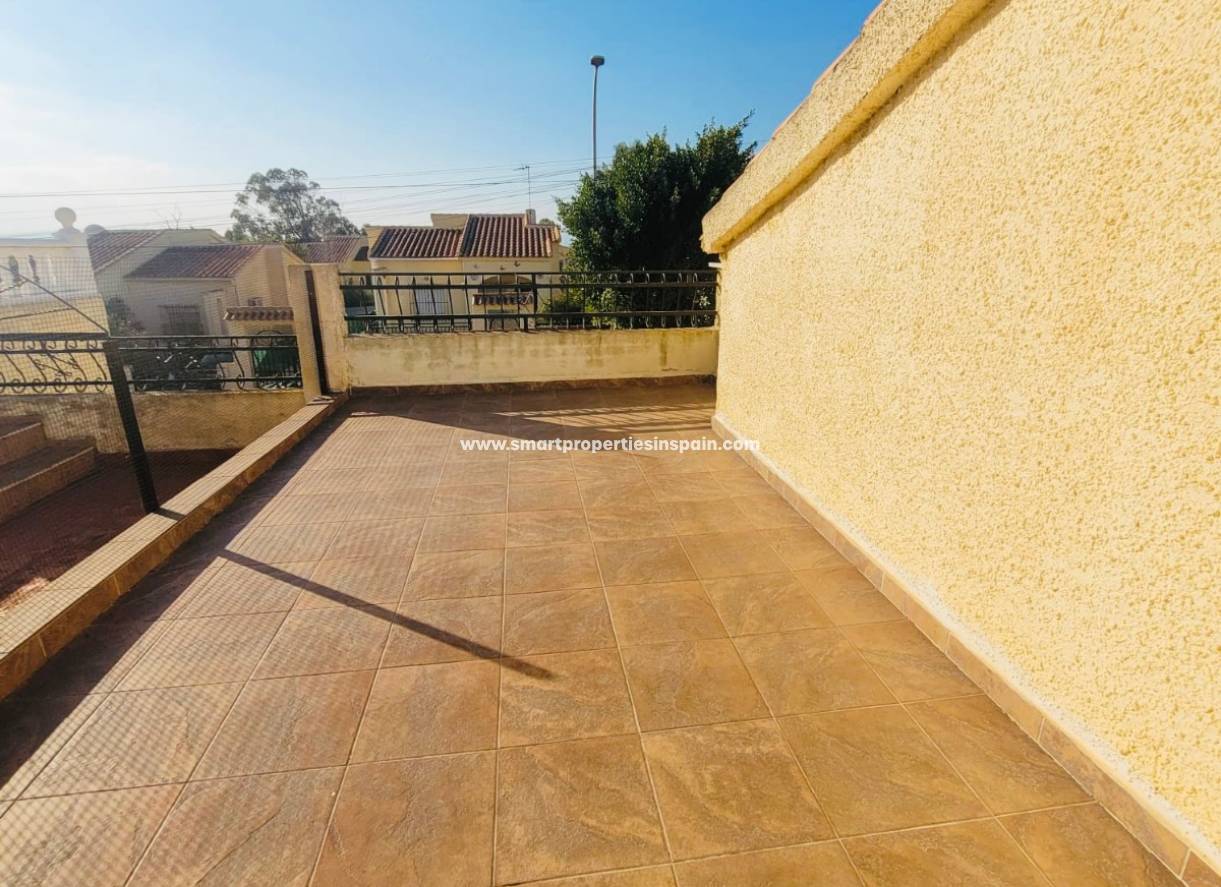 Wederverkoop - Detached Villa - La Marina - Urbanización La Marina