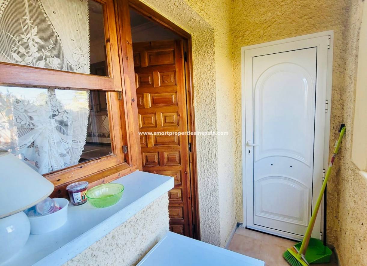 Wederverkoop - Detached Villa - La Marina - Urbanización La Marina