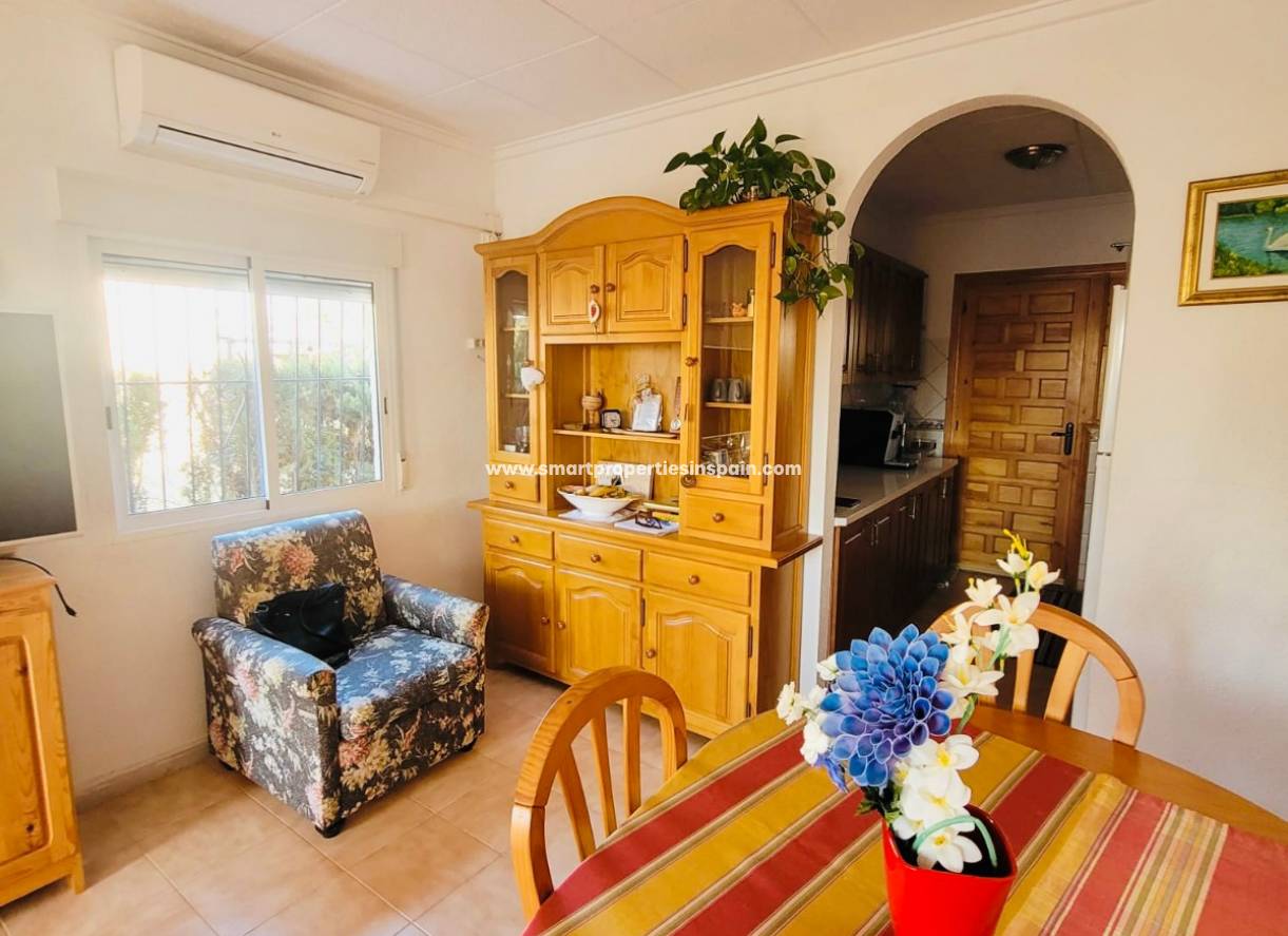 Wederverkoop - Detached Villa - La Marina - Urbanización La Marina