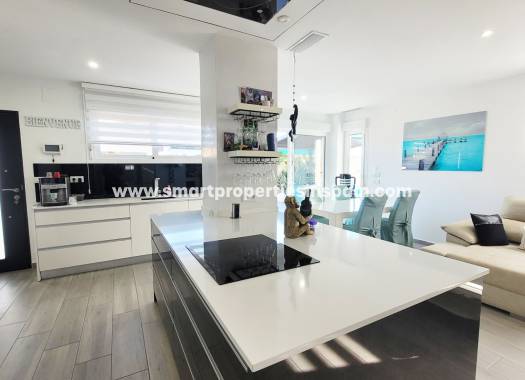 Wederverkoop - Detached Villa - La Marina - Urbanización La Marina