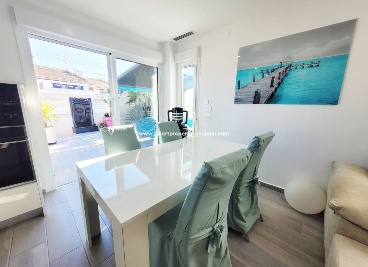 Wederverkoop - Detached Villa - La Marina - Urbanización La Marina