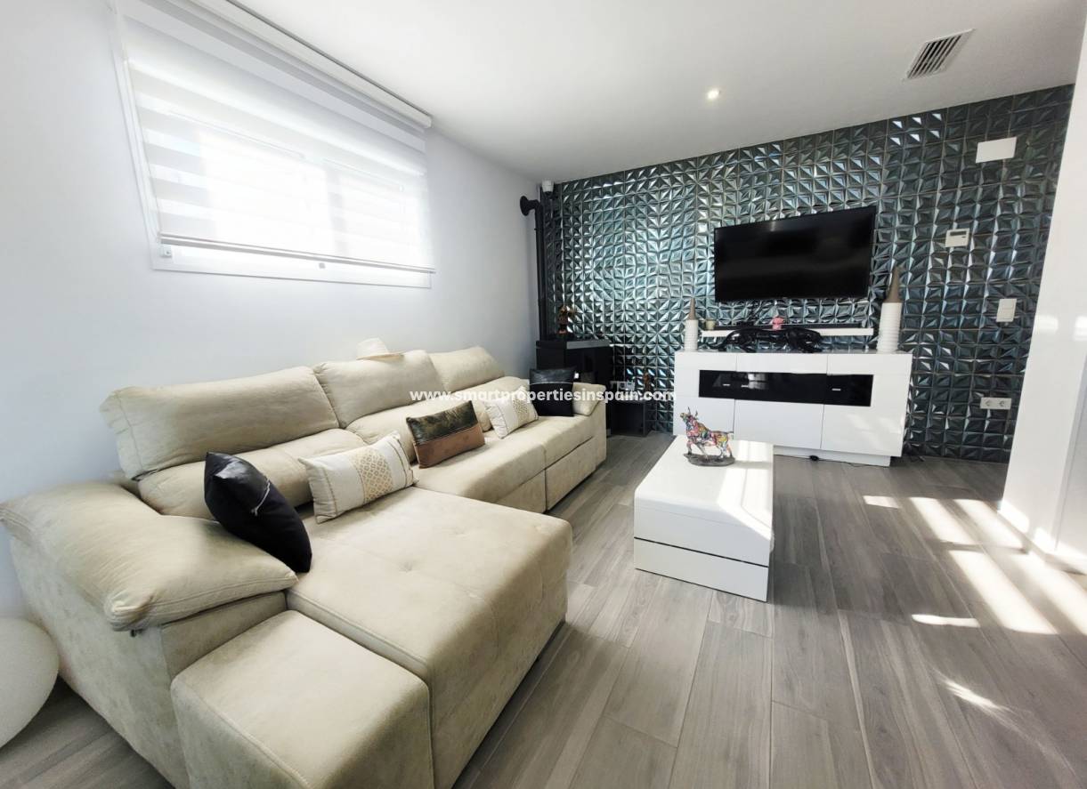Wederverkoop - Detached Villa - La Marina - Urbanización La Marina