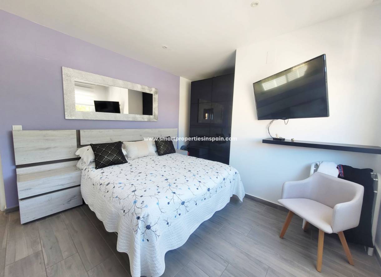 Wederverkoop - Detached Villa - La Marina - Urbanización La Marina
