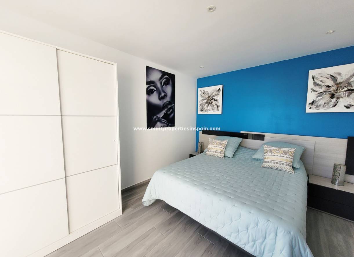 Wederverkoop - Detached Villa - La Marina - Urbanización La Marina