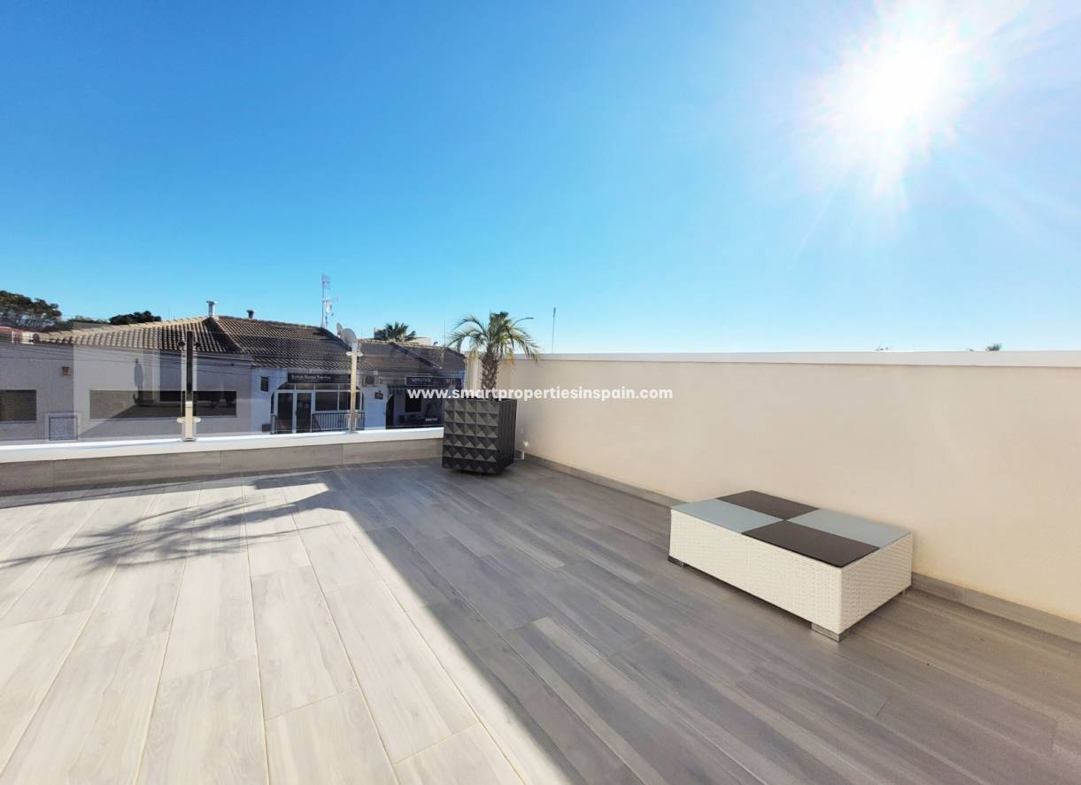 Wederverkoop - Detached Villa - La Marina - Urbanización La Marina