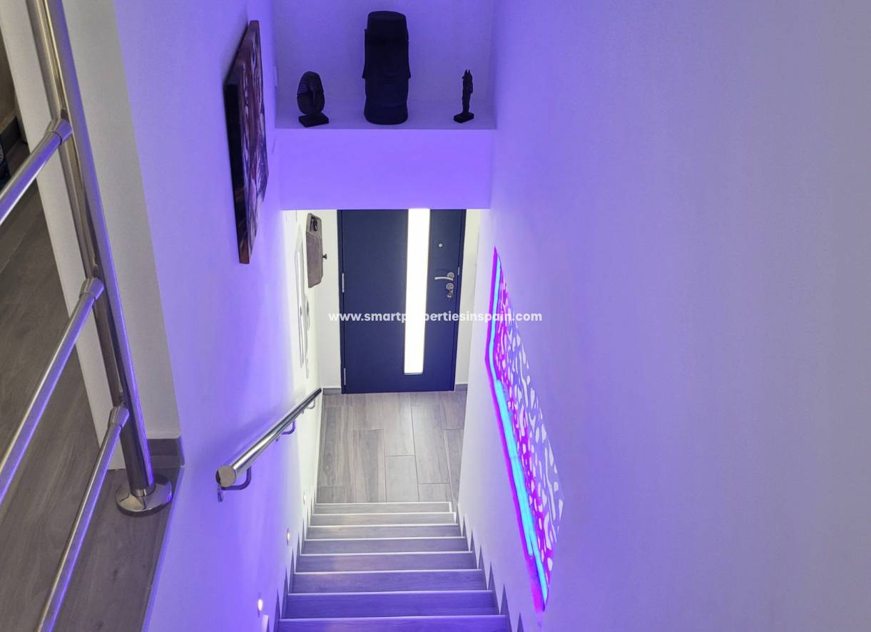 Wederverkoop - Detached Villa - La Marina - Urbanización La Marina