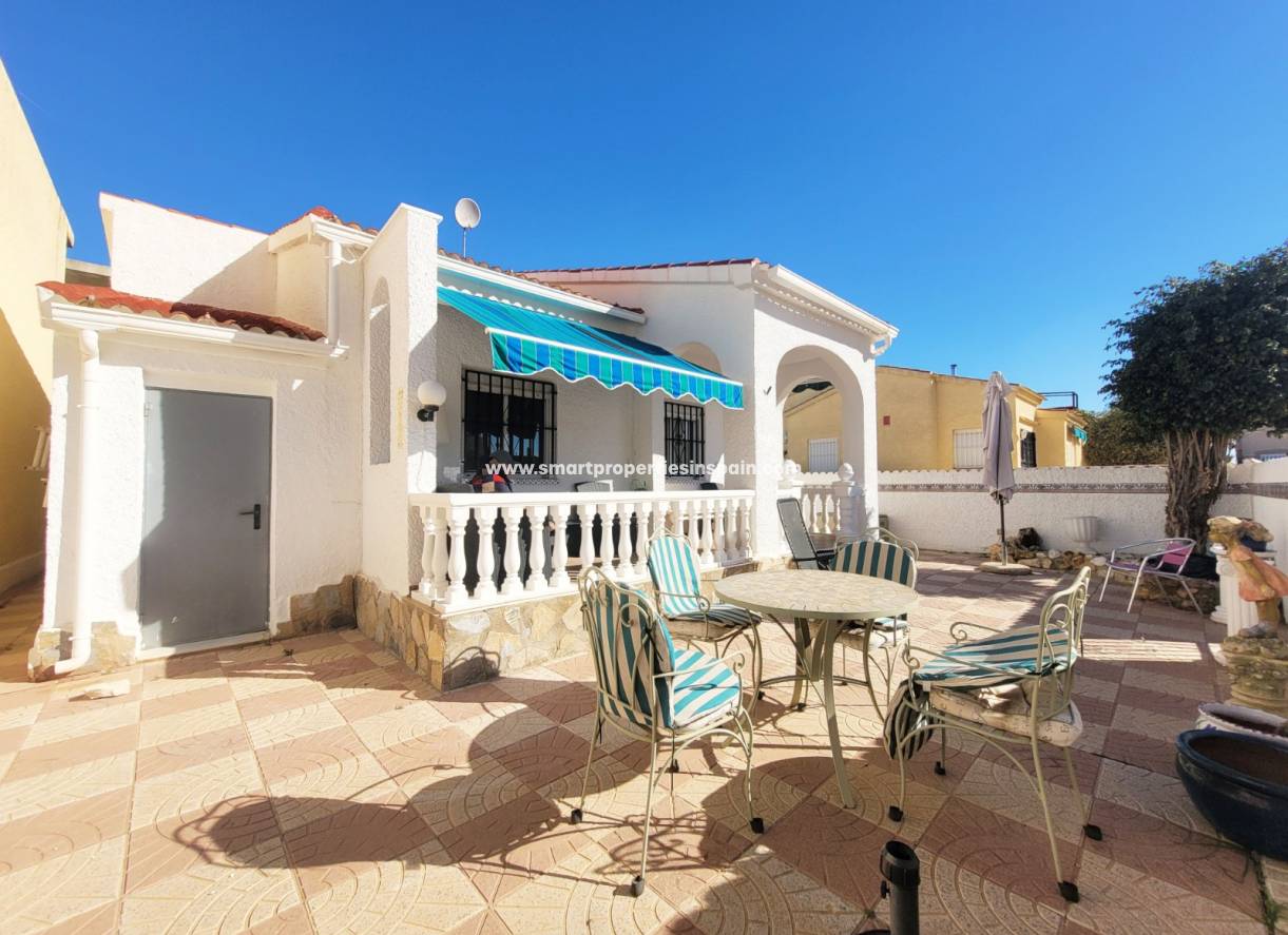 Wederverkoop - Detached Villa - La Marina - Urbanización La Marina
