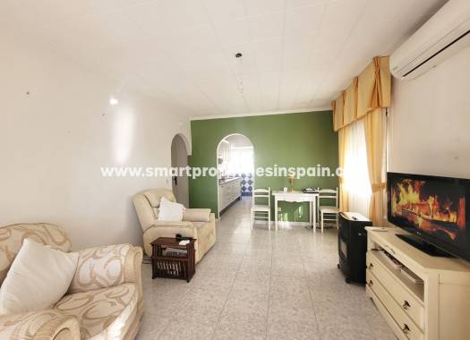 Wederverkoop - Detached Villa - La Marina - Urbanización La Marina