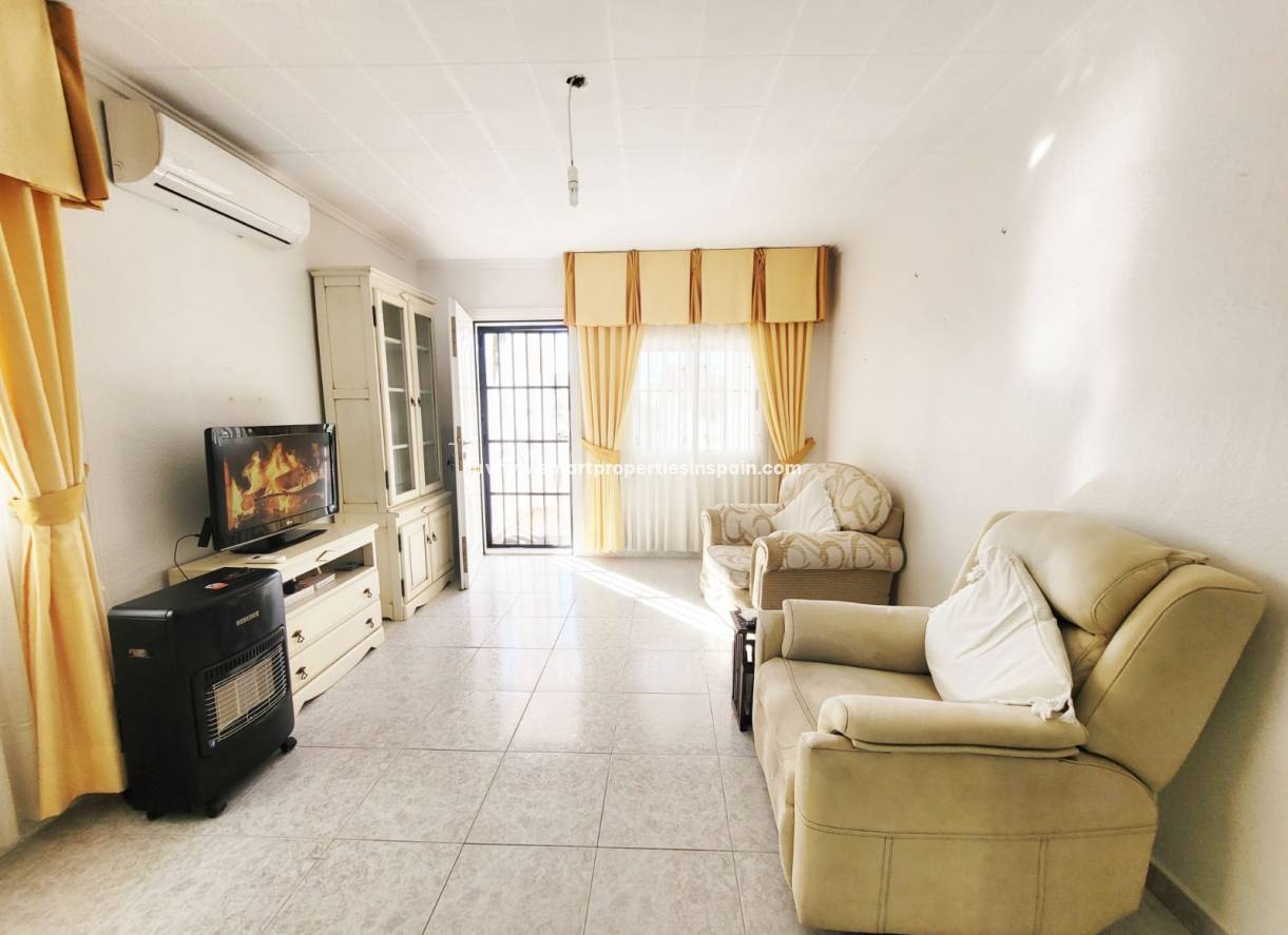 Wederverkoop - Detached Villa - La Marina - Urbanización La Marina