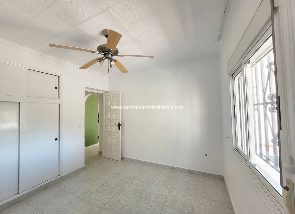 Wederverkoop - Detached Villa - La Marina - Urbanización La Marina