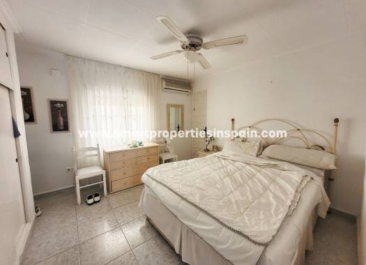 Wederverkoop - Detached Villa - La Marina - Urbanización La Marina