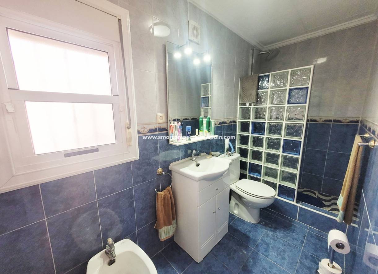 Wederverkoop - Detached Villa - La Marina - Urbanización La Marina