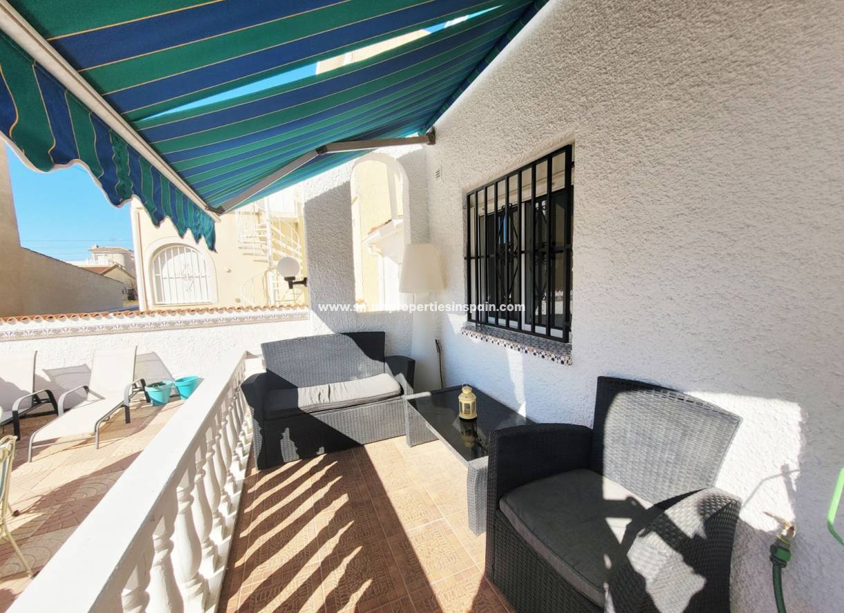 Wederverkoop - Detached Villa - La Marina - Urbanización La Marina
