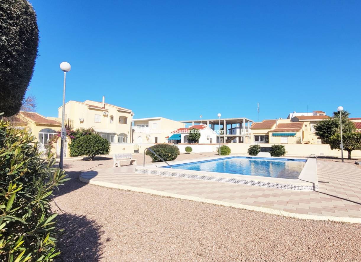 Wederverkoop - Detached Villa - La Marina - Urbanización La Marina