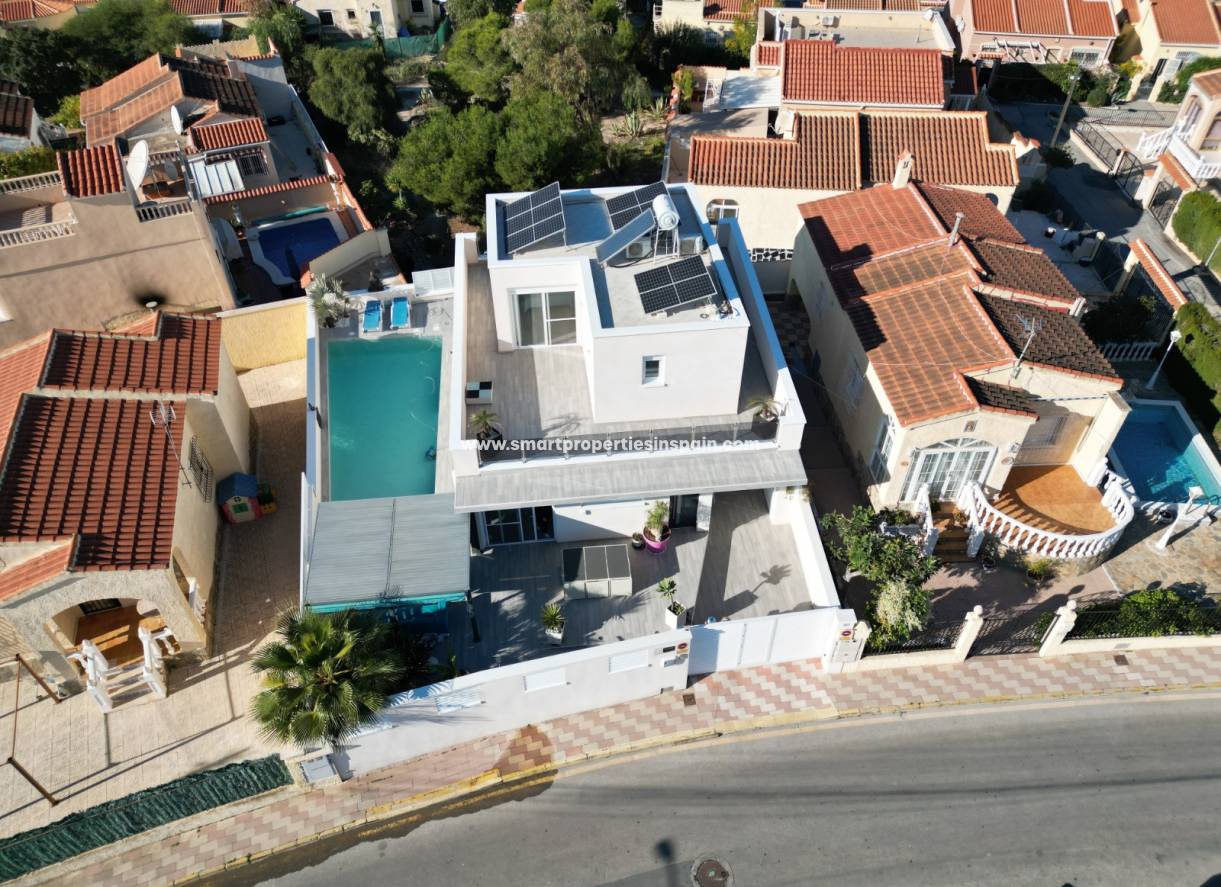 Wederverkoop - Detached Villa - La Marina - Urbanización La Marina
