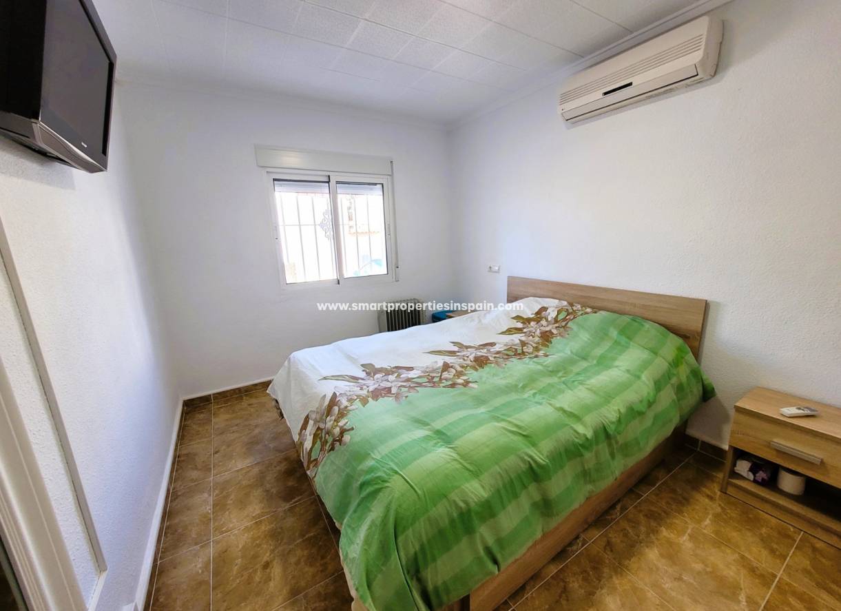 Wederverkoop - Detached Villa - La Marina - Urbanización La Marina