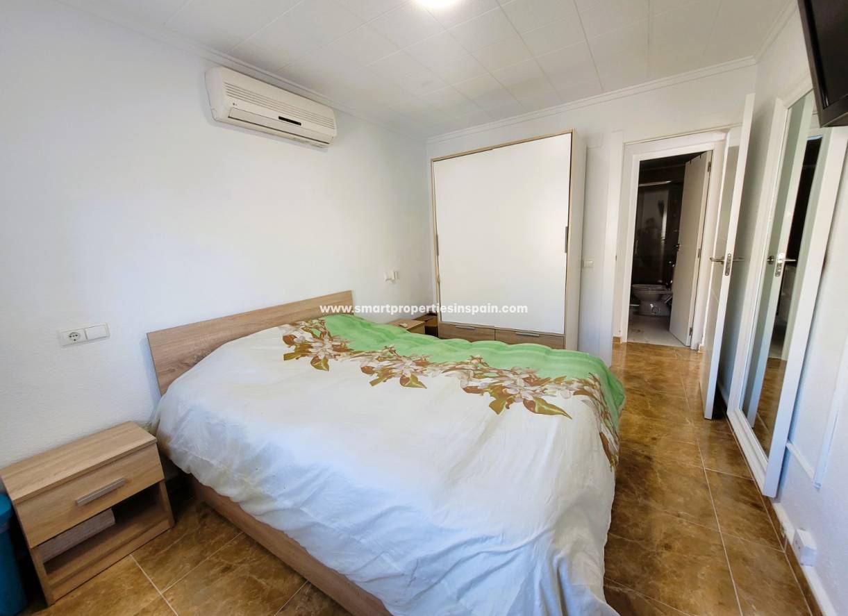 Wederverkoop - Detached Villa - La Marina - Urbanización La Marina