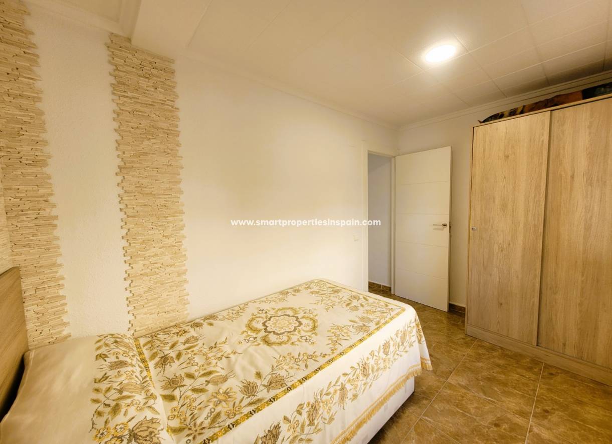 Wederverkoop - Detached Villa - La Marina - Urbanización La Marina