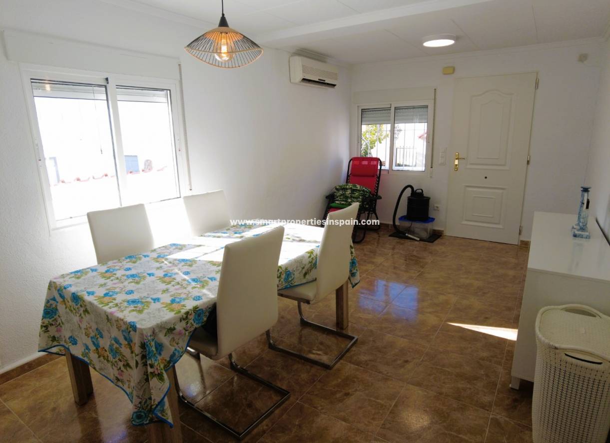 Wederverkoop - Detached Villa - La Marina - Urbanización La Marina