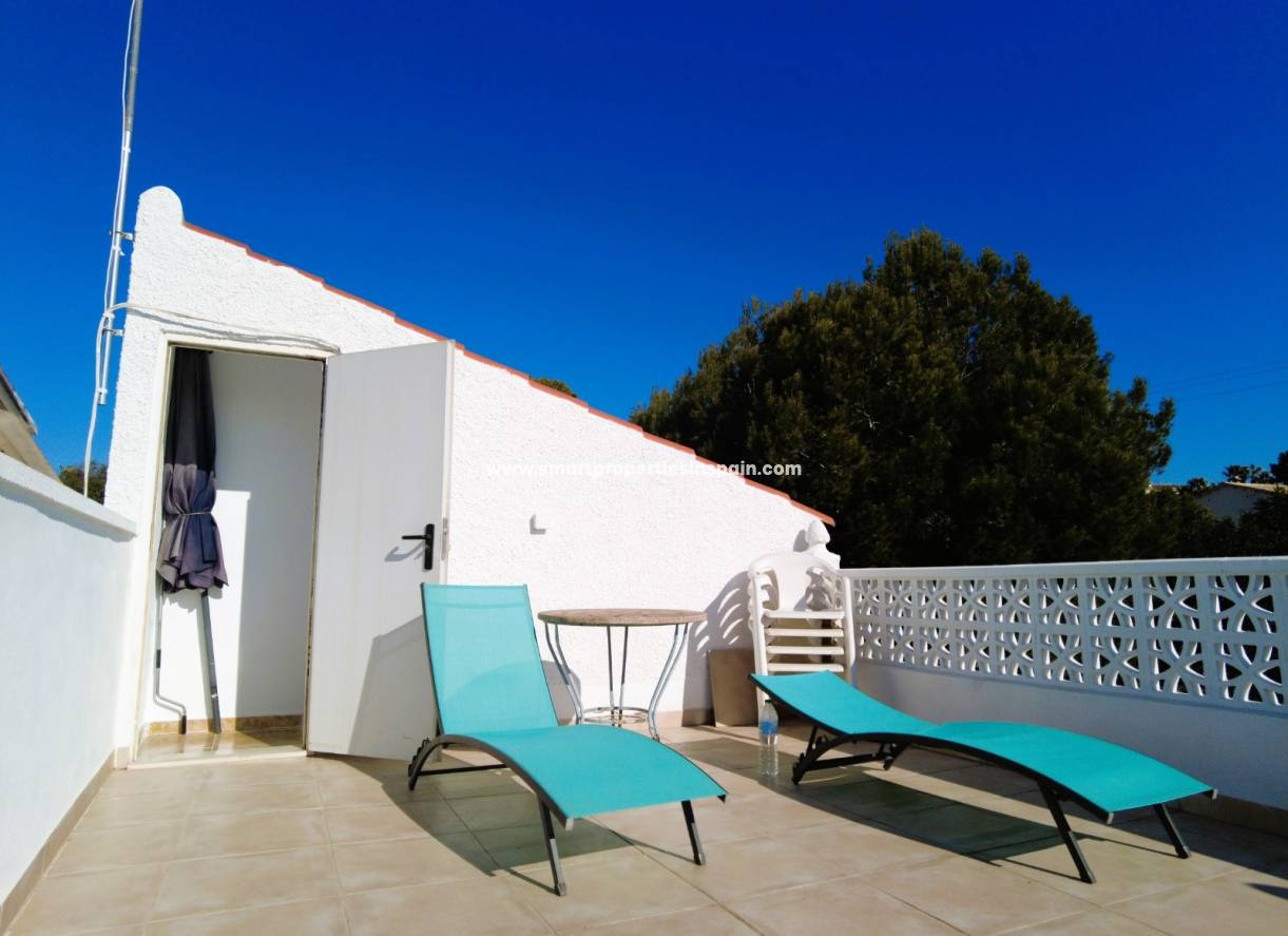 Wederverkoop - Detached Villa - La Marina - Urbanización La Marina
