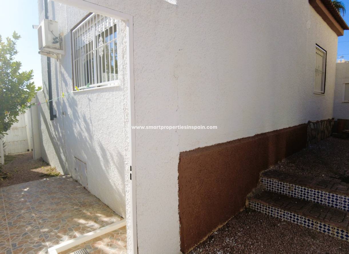 Wederverkoop - Detached Villa - La Marina - Urbanización La Marina