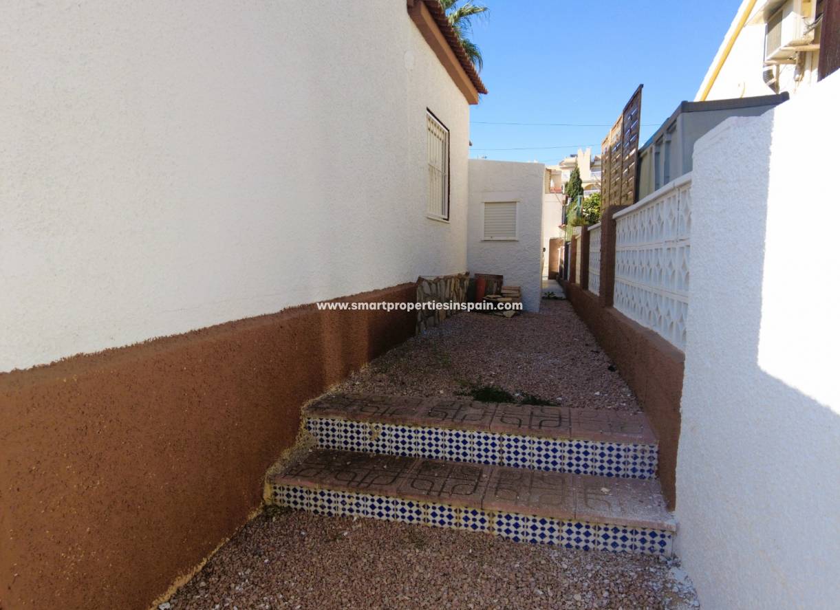 Wederverkoop - Detached Villa - La Marina - Urbanización La Marina