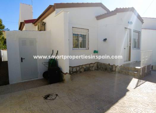 Wederverkoop - Detached Villa - La Marina - Urbanización La Marina
