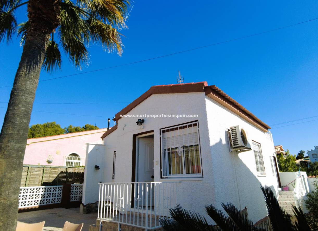 Wederverkoop - Detached Villa - La Marina - Urbanización La Marina