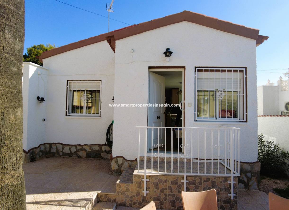 Wederverkoop - Detached Villa - La Marina - Urbanización La Marina
