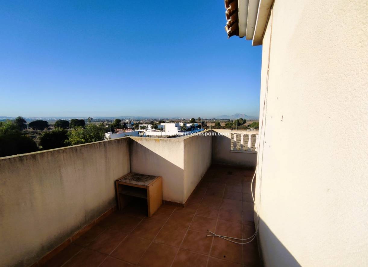 Wederverkoop - Detached Villa - La Marina - Urbanización La Marina