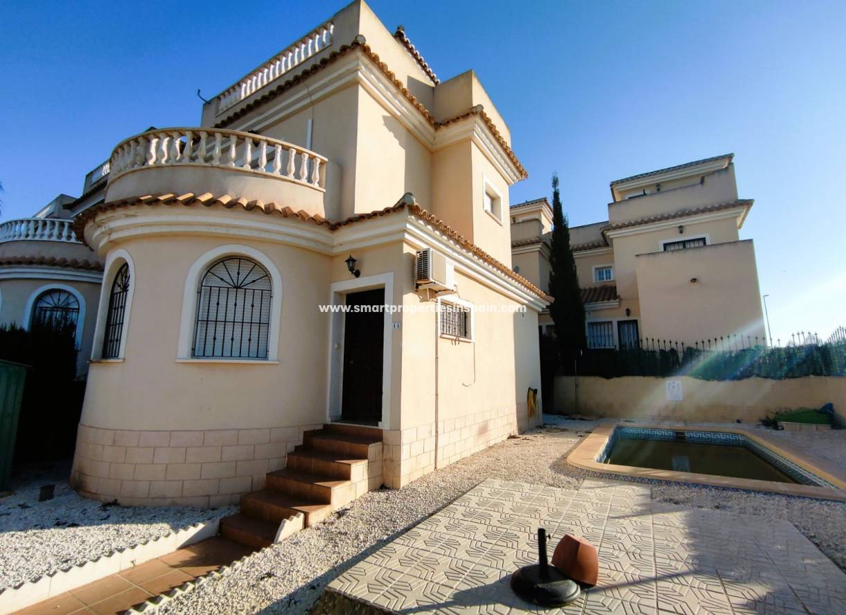 Wederverkoop - Detached Villa - La Marina - Urbanización La Marina