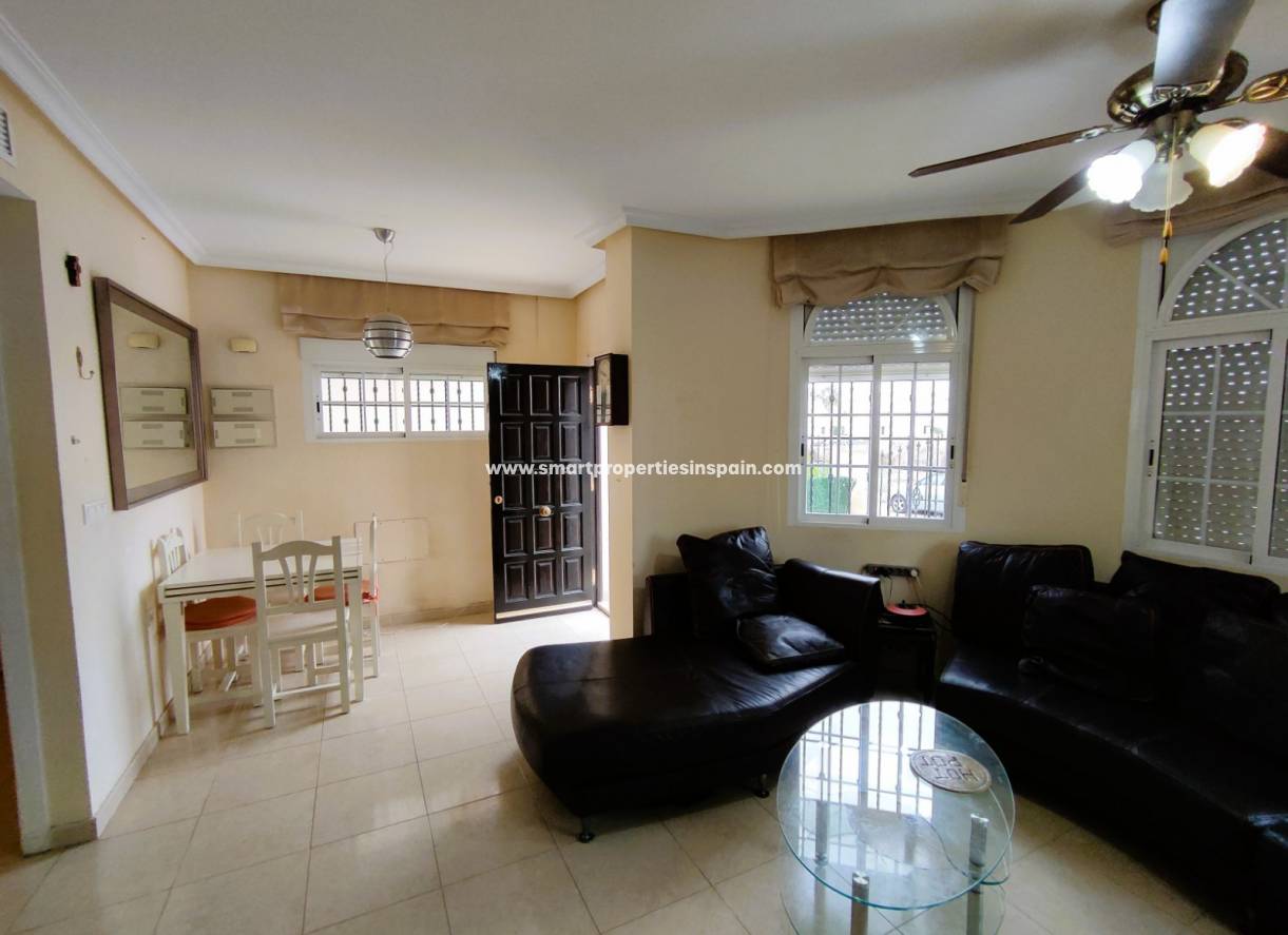 Wederverkoop - Detached Villa - La Marina - Urbanización La Marina