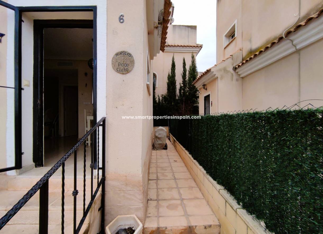 Wederverkoop - Detached Villa - La Marina - Urbanización La Marina