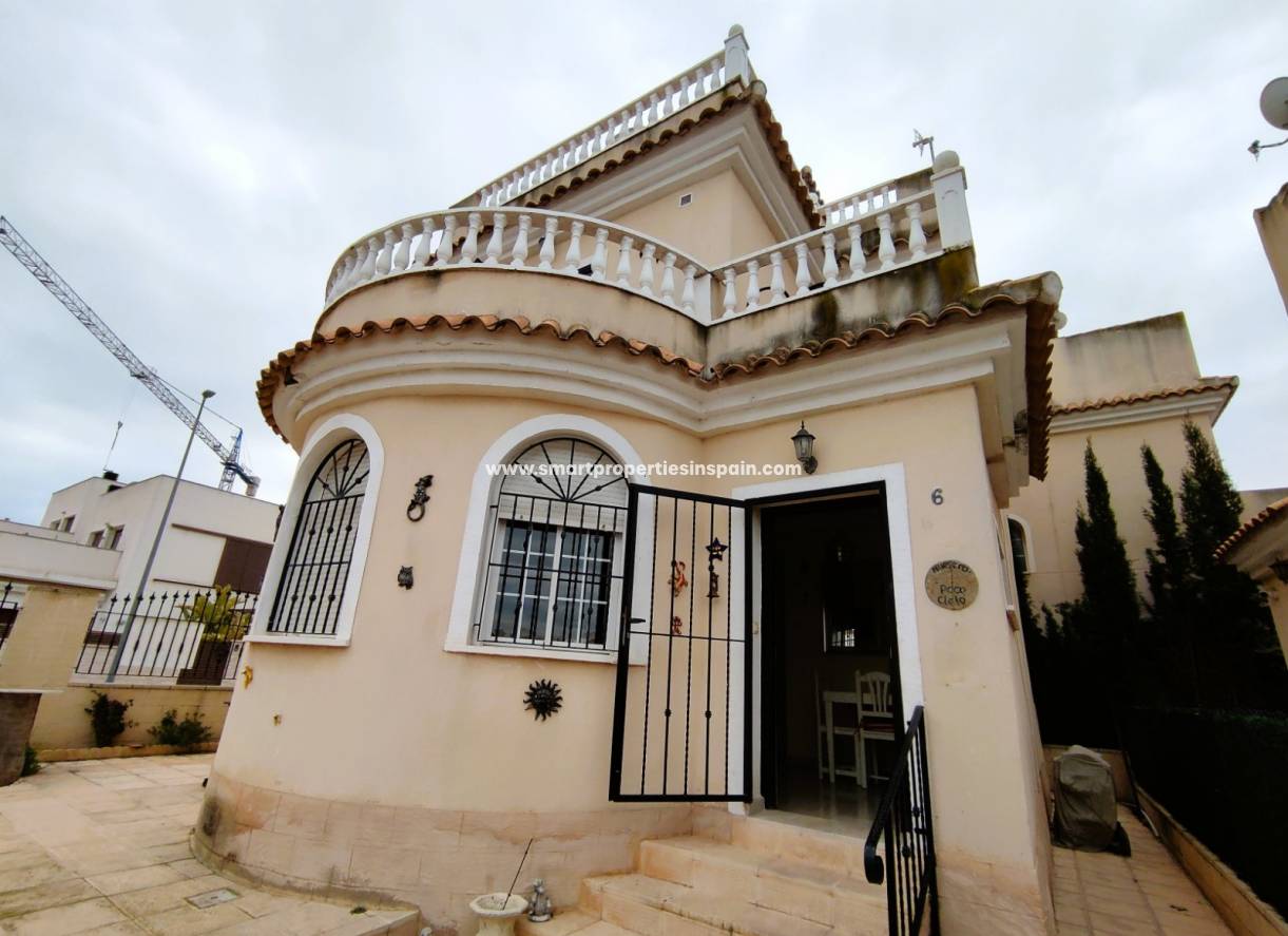 Wederverkoop - Detached Villa - La Marina - Urbanización La Marina